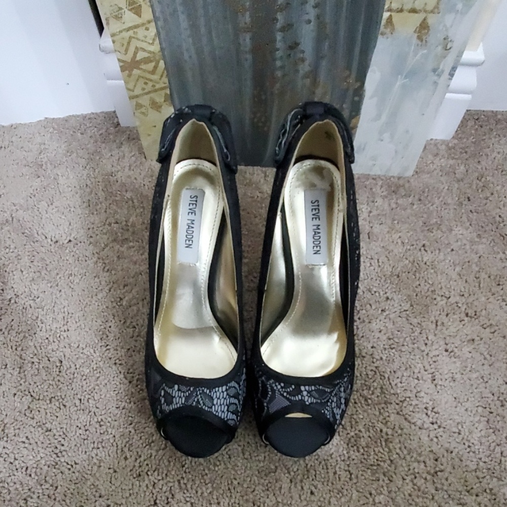 Shoes - Picture 4 of 4